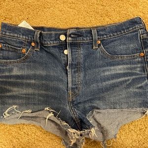 Levi’s shorts